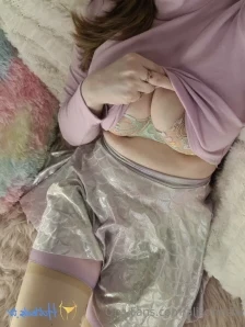 Alisonnsfw - tiddies popped out
