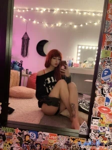 Cutiepii33quinn - all alone playin around in my boring asss room who s
