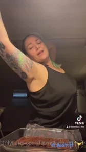 Fatmilkymommalite - Ass like a shelf
