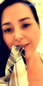 Fatmilkymommalite - Sitting pretty