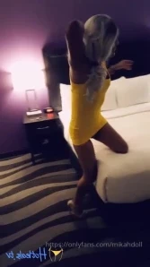 Mikahdoll - Your Favorite Arab Goddess Hit the tip emoji to get