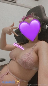 Sendmeboobies_ - ชอบคนม ไฝไหมคะ