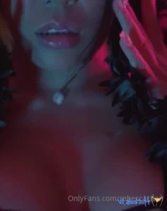 Rebeccachen - If you re an a man DM me