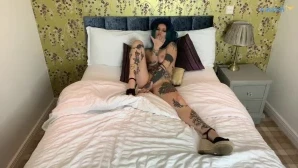 Katsandcrows - HOT cumshot over my jiggly tits POV amp full length