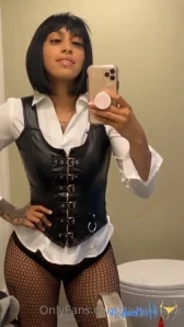 Ravynalexa - Here s a little clip of my partners cum dropping out of