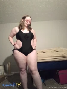 Heidiprivatesociety - Front view of a little fun with the yoga chair