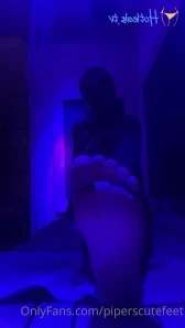 Piperscutefeet - My toes spread and scrunch so perfectly with these