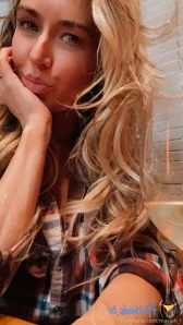 Mariah_r - giving you bedroom eyes