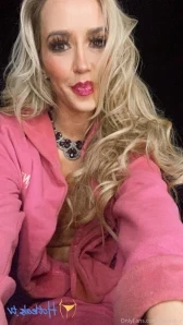 Mariah_r - Pretty in pink Trying