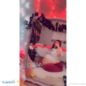 Bbw_kitty - my belly button looks so cute