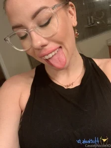 Cassidynicolexo - Sending out pussy pics Ayyooooo