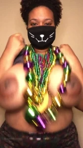 Maskedoppai - Damn my tits are big You can see em from the back