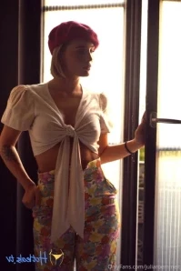 Juliaroemmelt - Would you apply sunscreen on me