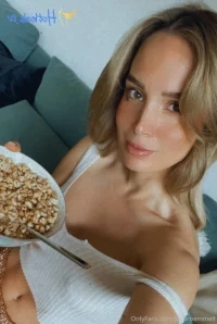 Juliaroemmelt - I DID IT giving my VIPs a fullll view today part 2