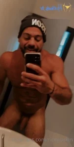 Rickylarkin - Naked wearing gold chains and Jordan 1 s
