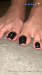 Vixenarches - Bet you wanna lick them part 1