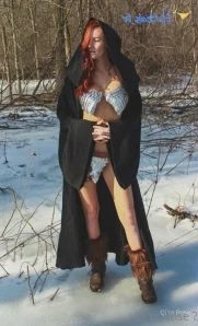 Qirarosefree - So close to seeing the nipples yet so far