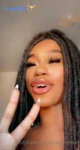 Thiccythedoll - do you want to swallow me after class