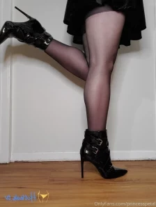 Princesspetal - My legs go alllll the way up