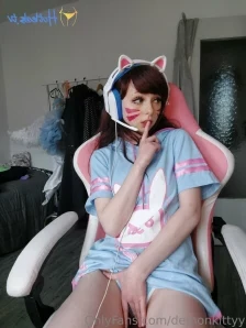 Demonkittyyxxx - outside view o o