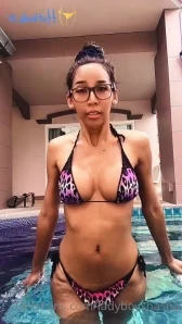 Ladyboyshasha - Do you want to come swim with me babe It hot in your
