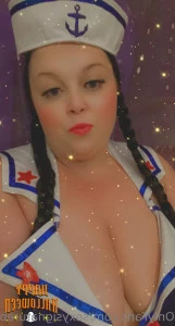 Sexysignaturebbw - Diving into the pool one last time I walk around