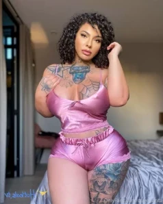 Queenazita - How about we sext right now and I ll explode your cock