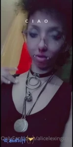 Alicelexington - Now the pantyhose are ripped open at the crotch 