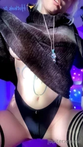 Foxxo - hey babe how s ur day going UwU