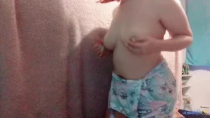 Venus_skyy - eeee i love wearing tops without a bra and going outside
