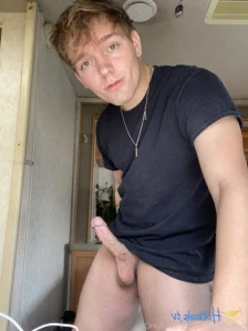 Joshualewisxxx - Would you suck my dick on camera