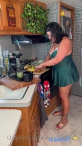 Angelinacastro - I love waking up and making breakfast every morning