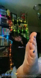 Fandomreactions - Hey ya ll I shall be responding to DM s and PPV