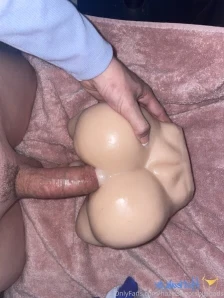 Hazelshootsbigloads - Play with my bulge and watch me up close Comment