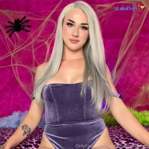 Hazelshootsbigloads - Stroking my huge girld ck right in your face