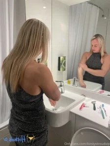 Kirstystroudvip - Would you risk your head being crushed for a taste