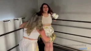 Mutinywrestling - Giantess sitting and squeezing a tiny man 4 minutes