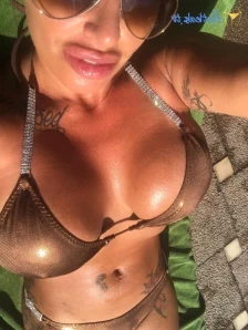 Kerrylouise_xxx - Want to join me in the pool x