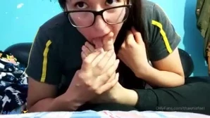 Thawniefeet - Sandalias y unas sexys curvas en los pies 