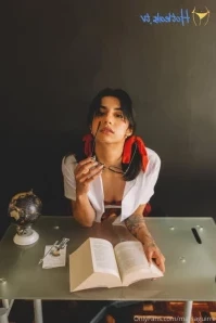Marsaguirre - Espera algo rico en tus DMs esta noche