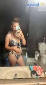 Bre.bree - yum