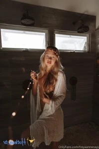 Freyaannerayy - full moon energy