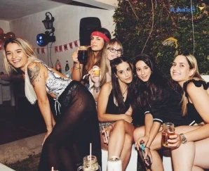 Abrilpazos - Que prefieren culito o bubisss