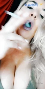 Laylaa-louise - Have a good Friday 