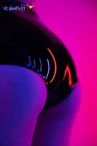 Lara6683 - Grab the official set here https onlyfans com 465336031