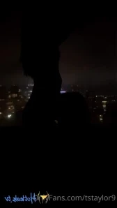 Tstaylor9 - I know she always look at my cock when we watch a movie