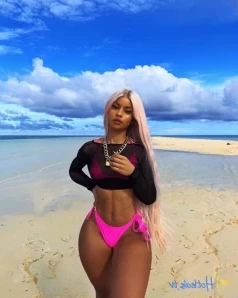 Lemybeauty - Dress looks better off Check your DMs