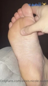Miss.alexis.vip - Happy Friday Hope your weekend is full of sexy soles 