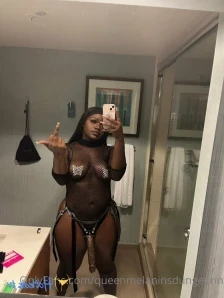 Queenmelaninsdungeonn - Aren t you obsessed with my big sexy feet