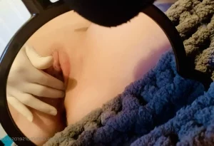 Nurserosexxx - You know it gets hot running around being a busy Nurse